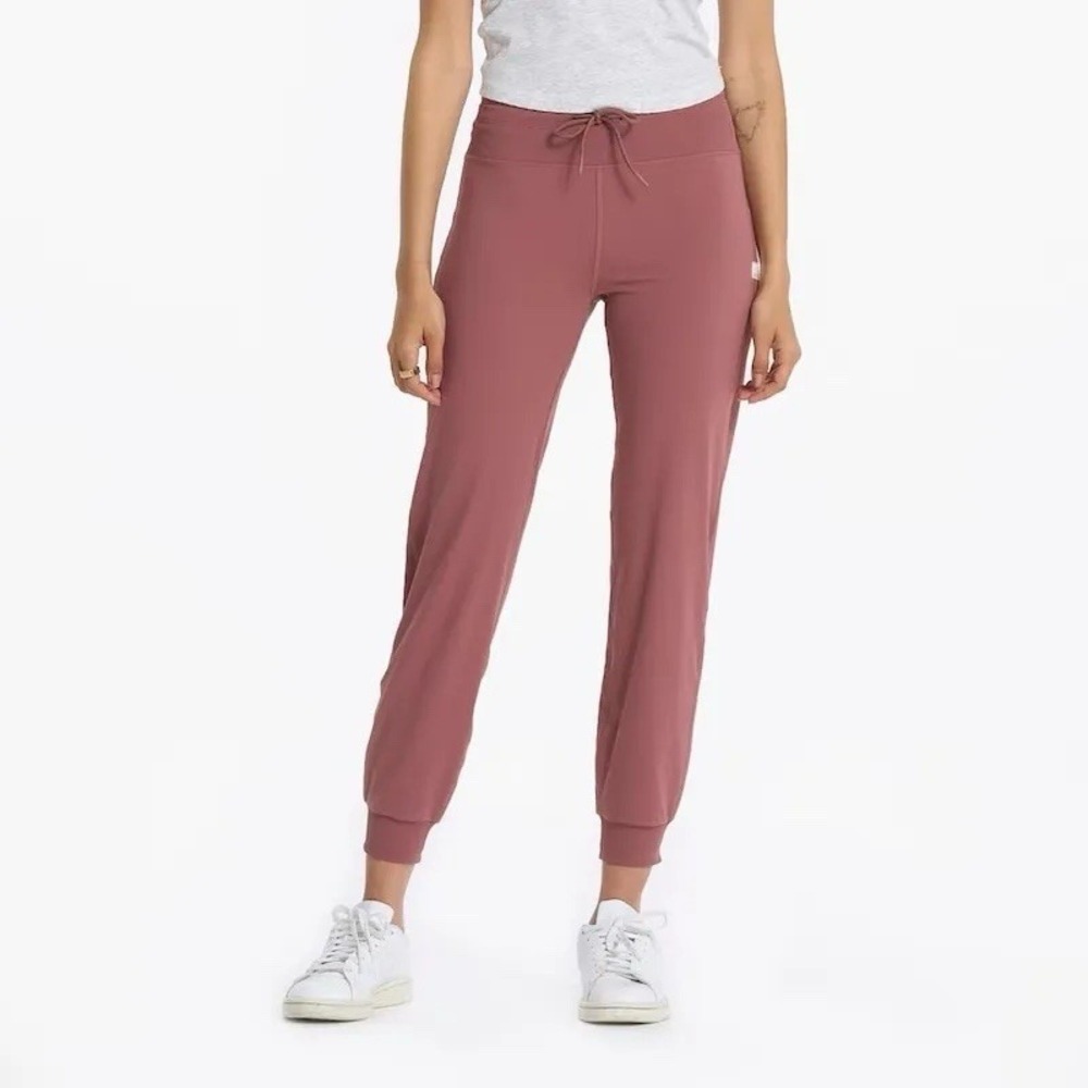 $98 Vuori Daily Leggings Size M In Rosewood - Picture 3 of 11
